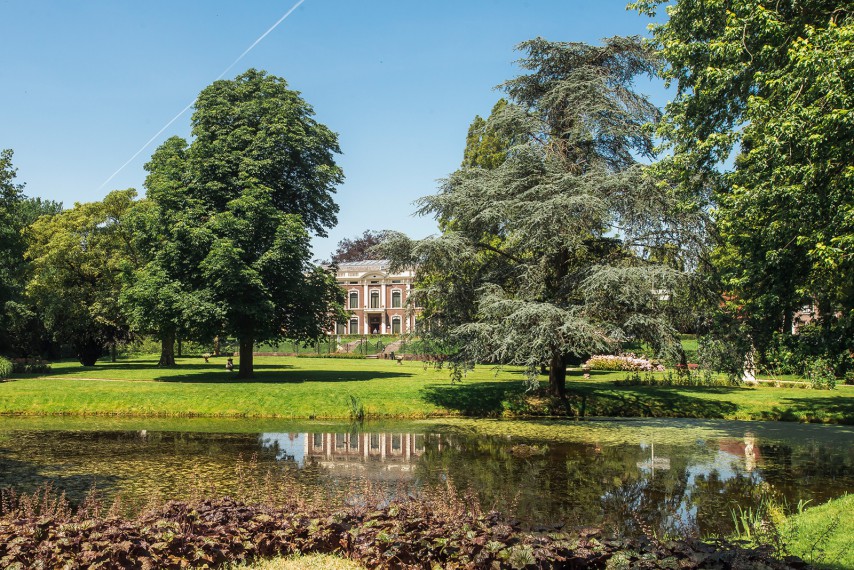 Stichting Overtuin Bisdom van Vliet Het pittoreske stadje Haastrecht, oorspronkelijk Havekesdrecht (“drecht van (de) Haveke”)... Sectoren