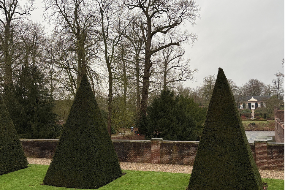 Groen erfgoed in Amerongen Aan de voet van de Amerongse Berg staat kasteel Amerongen. Met een grote kasteeltuin en een rijke geschiedenis, het behouden waard! Sectoren